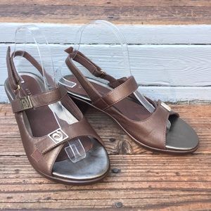 ARAVON slingback comfort sandals